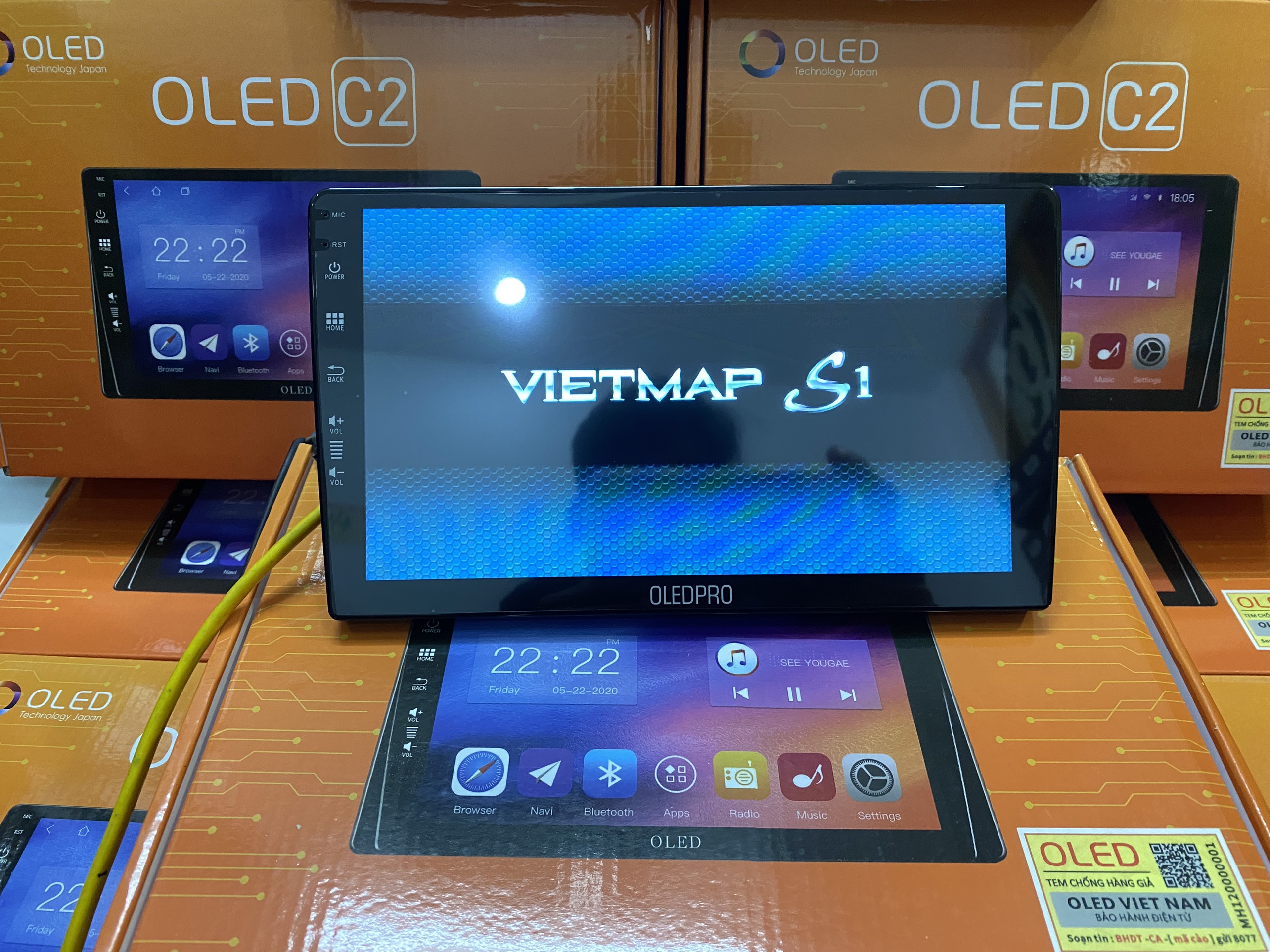 [HỖ TRỢ LẮP ĐẶT Ở HÀ NỘI] Màn hình DVD android 10.0  WIFI RAM 2G ROM 32G cho xe INNOVA 2013,2014,2015,2016, bộ màn hình kết nối wifi, kính cường lực 2.5D, công nghê tiên tiến, đồ chơi ô tô giá rẻ