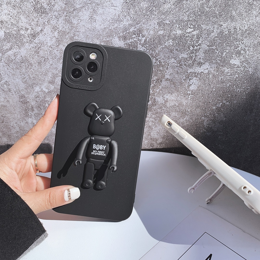 Ốp Lưng Basic Camera Nổi - Mẫu BE@RBRICK ( Kèm Giá Đỡ Hình Gấu )