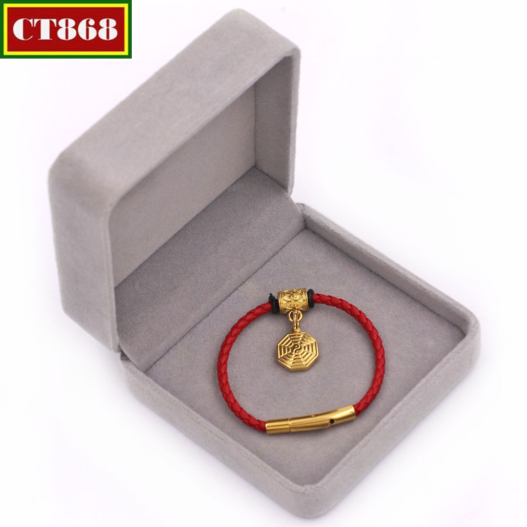 Vòng tay dây da đỏ 3 ly-Dây đeo tay bát quái inox vàng VDDTOBBQV hộp nhung