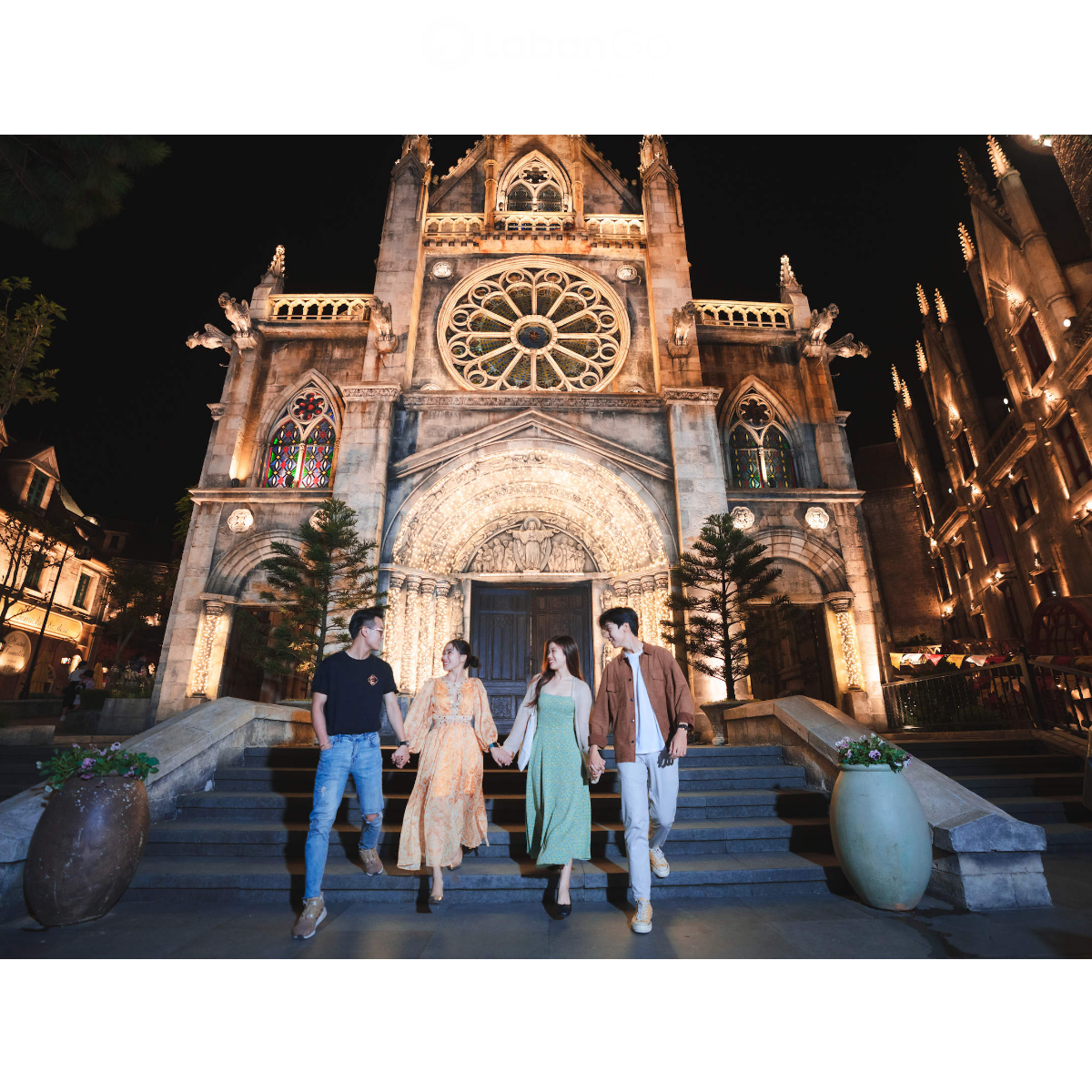 Combo Đêm Bà Nà By Night (Vé Cáp Treo + Buffet Tối + Xe Bus 2 Chiều)