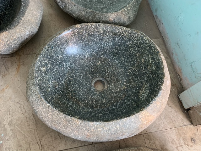 Lavabo đá cuội