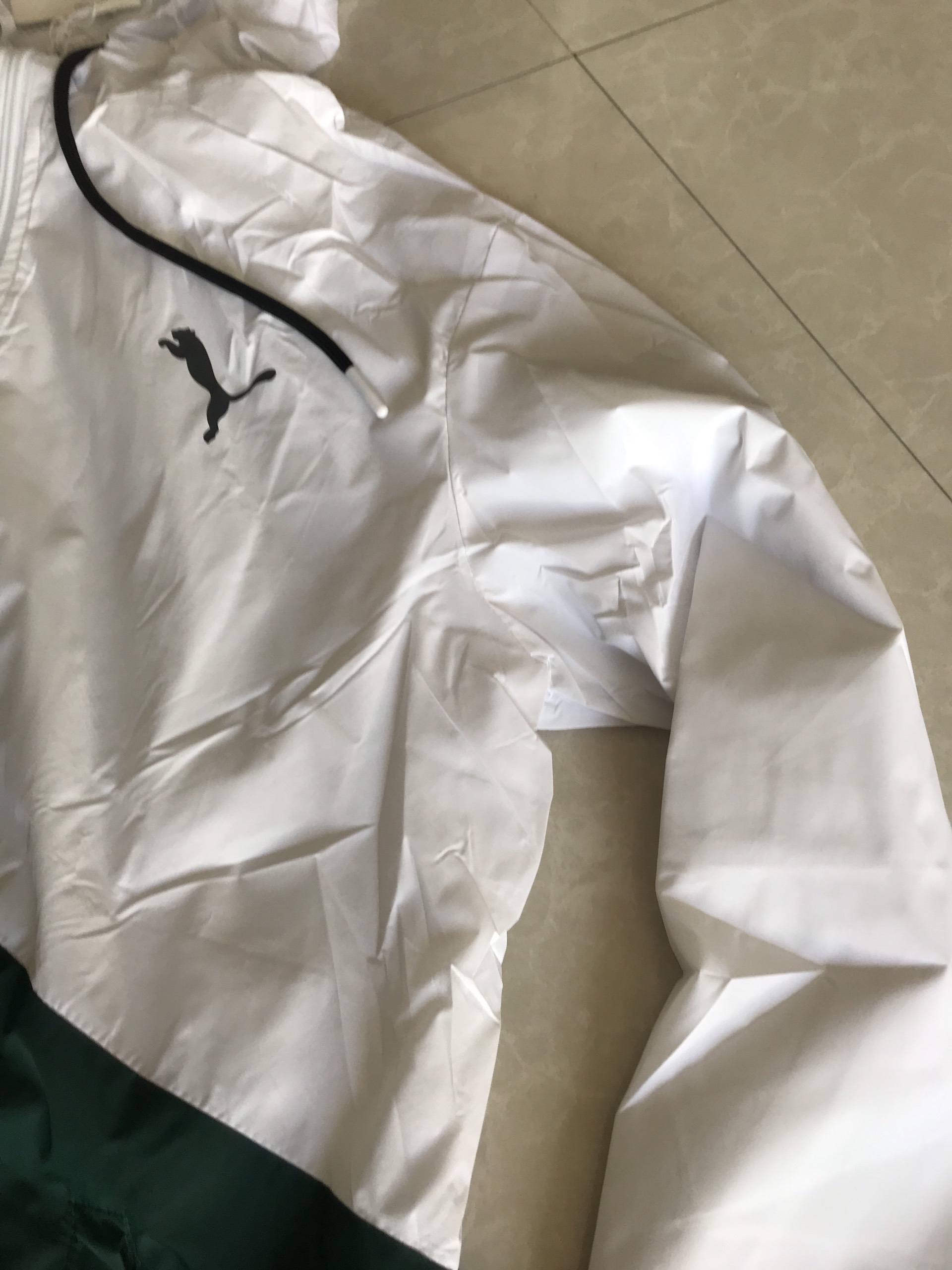 Áo khoác gió  Puma 517354 (xanh, đen)