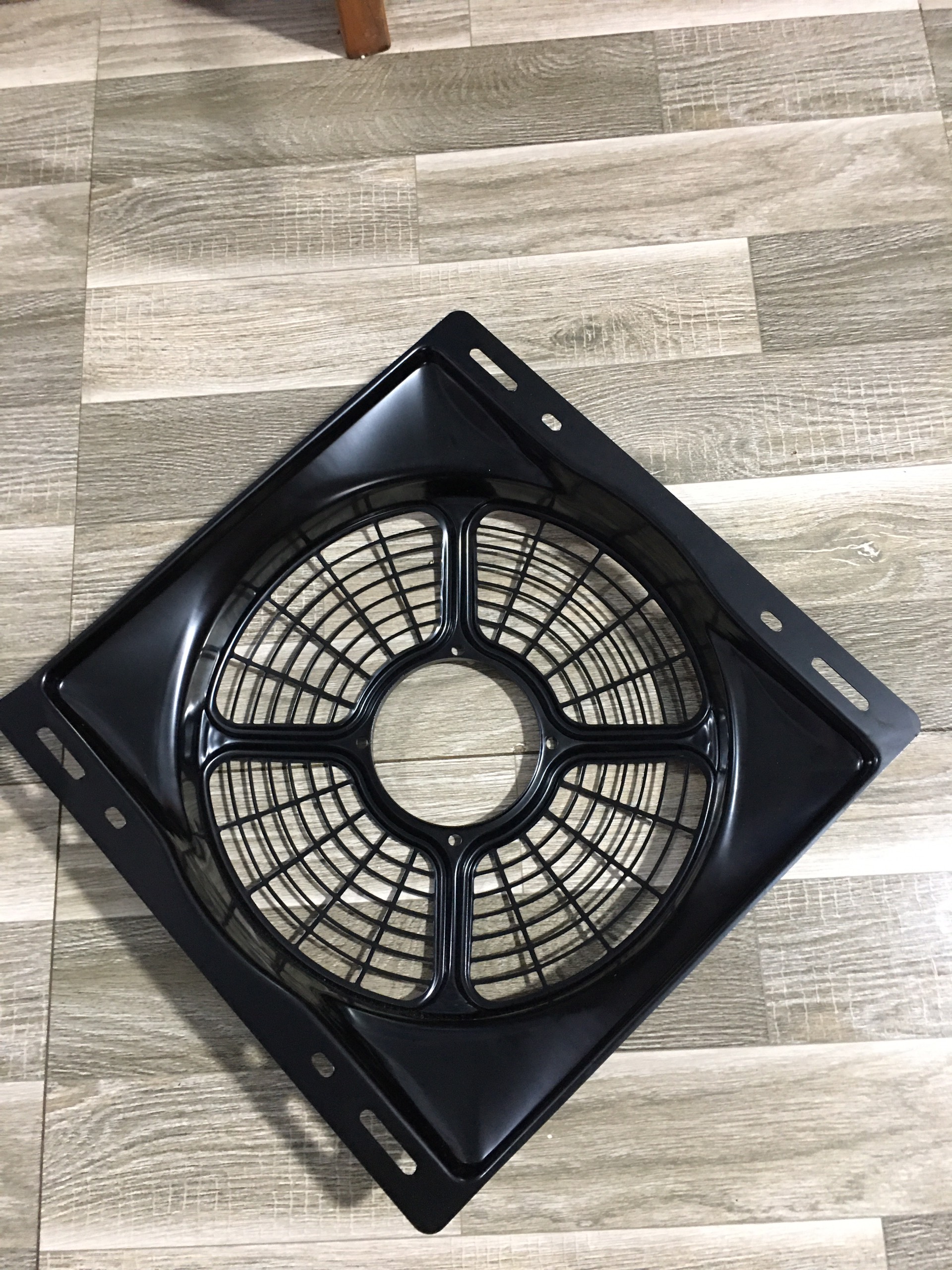 Sản phẩm gia đình làm: Lồng quạt dàn nóng 14x14