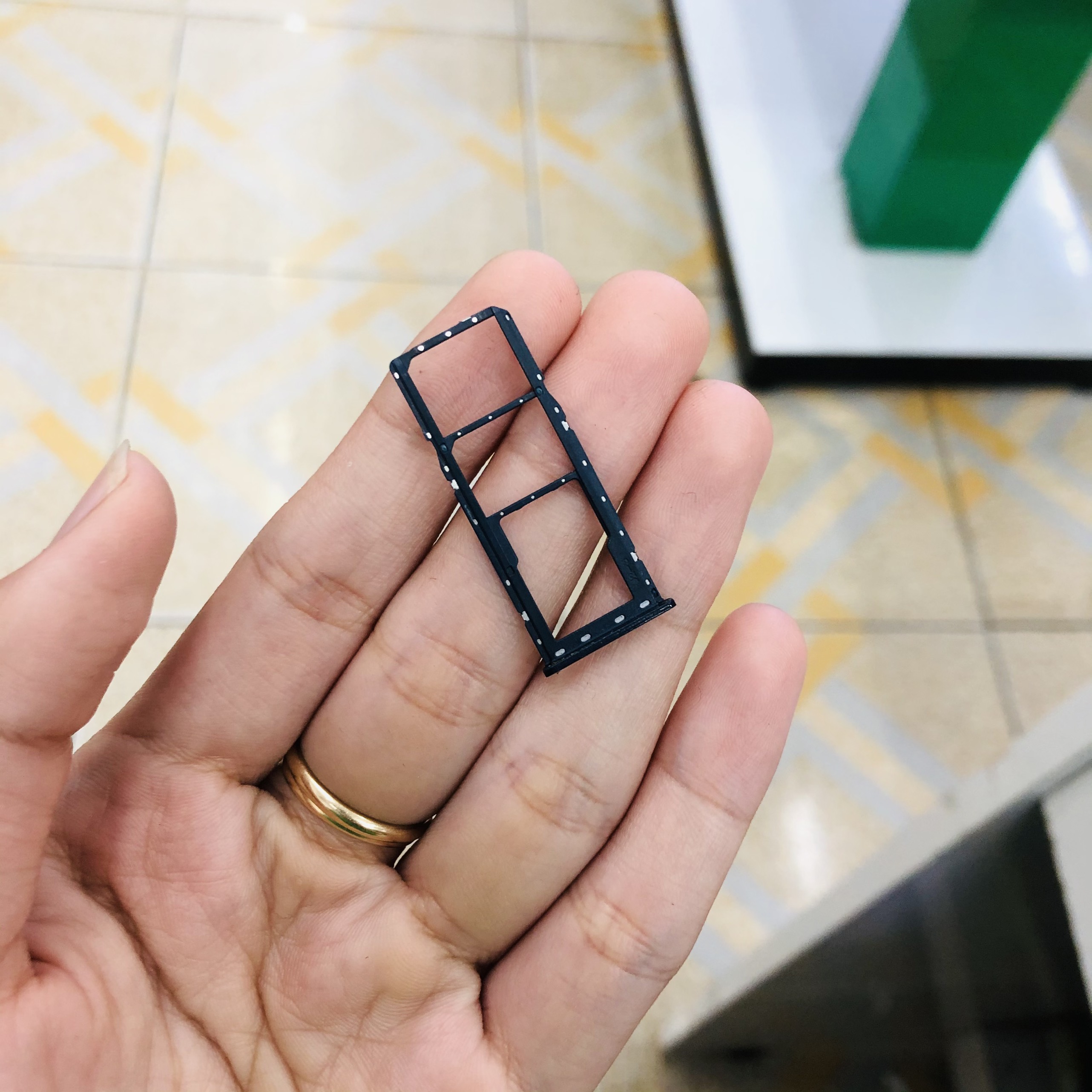 Khay sim/ khe sim  Samsung a20 zin bóc máy , bảo hành đổi trả