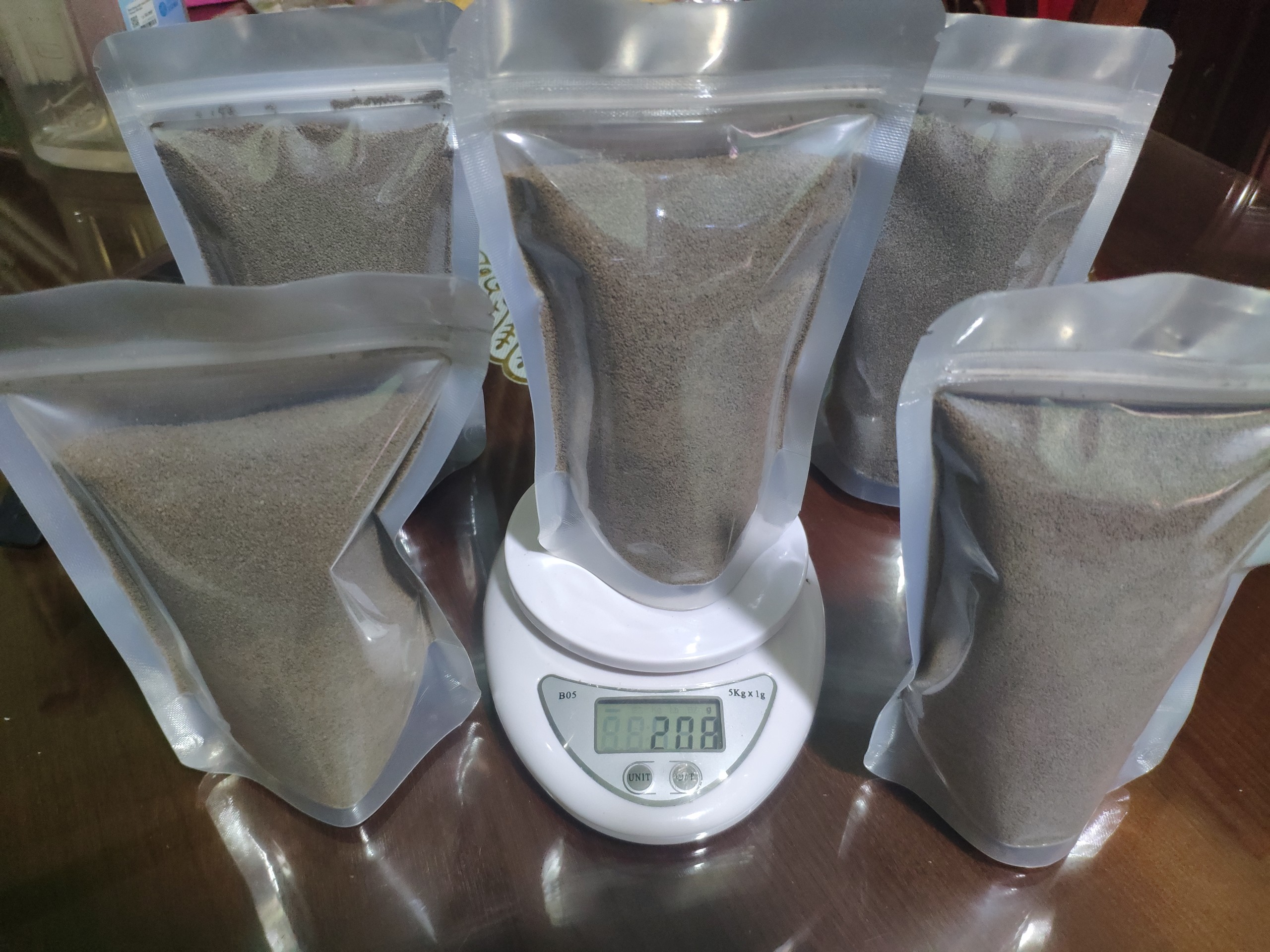 Bịch 100g thức ăn cho tôm, tép, cá cảnh... (hạt cỡ nhỡ 3/10)