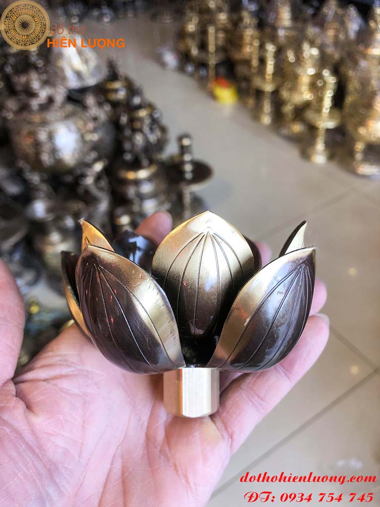 Highlight double copper lotus flower candle holder (1 pair)