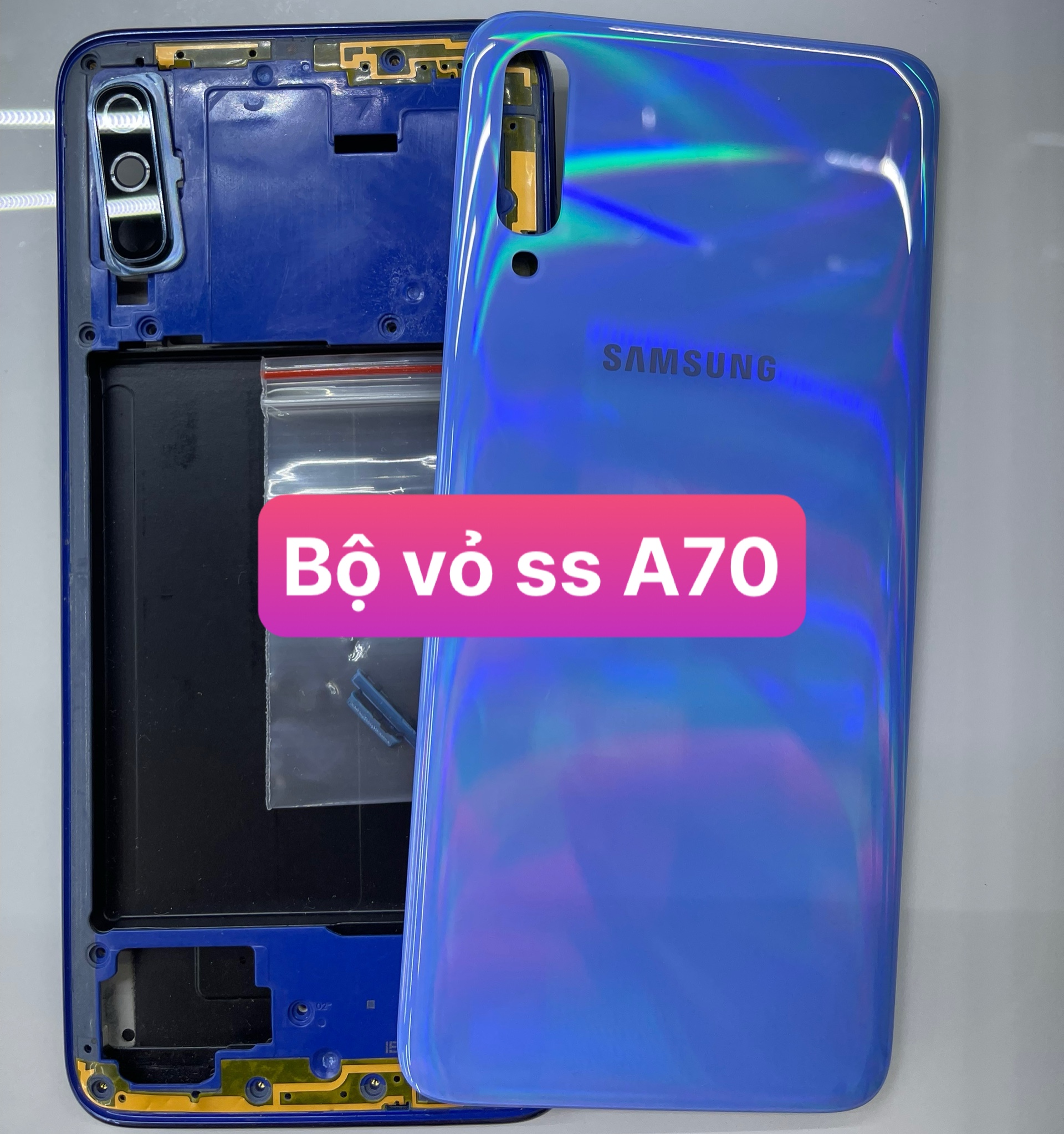Bộ vỏ sam sung a70 (GỒM:LƯNG,SƯỜN,XƯƠNG,PHÍM,BẤM,KÍNH CAM)