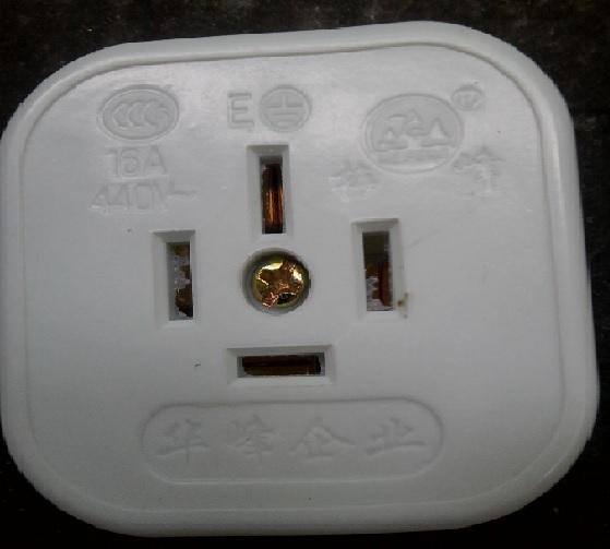 Ổ cắm ZM14-16  3 pha 4 lổ dẹt 16A 440V