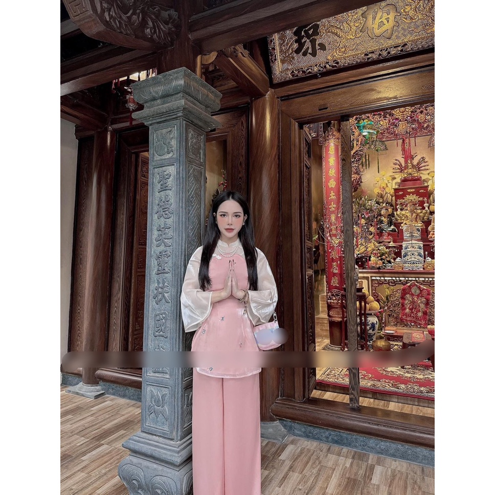 Set lam hoa thêu hồng phối voan tơ