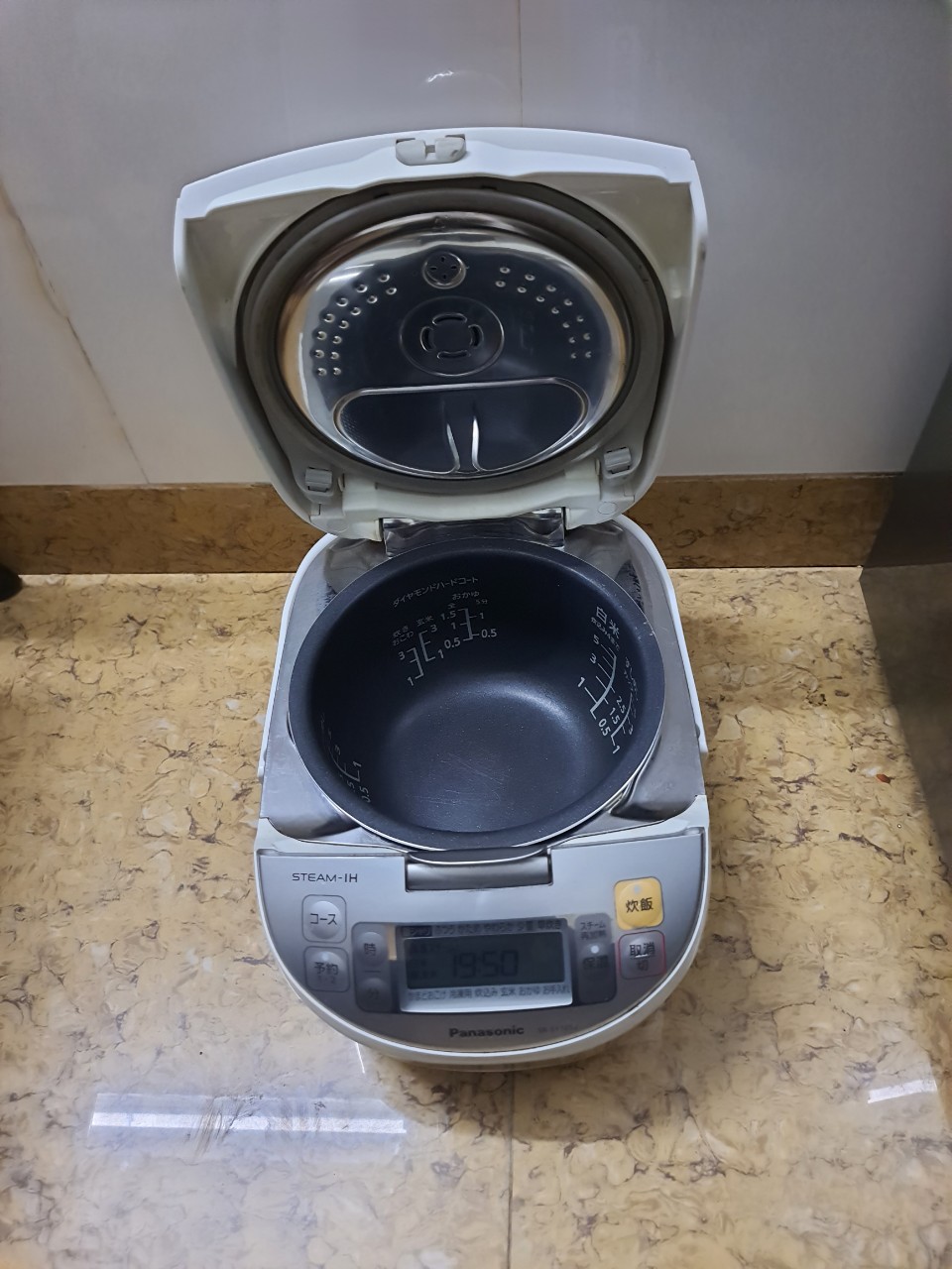 Nồi cơm điện cao tần bù ẩm van dài Panasonic 1L nhật bãi