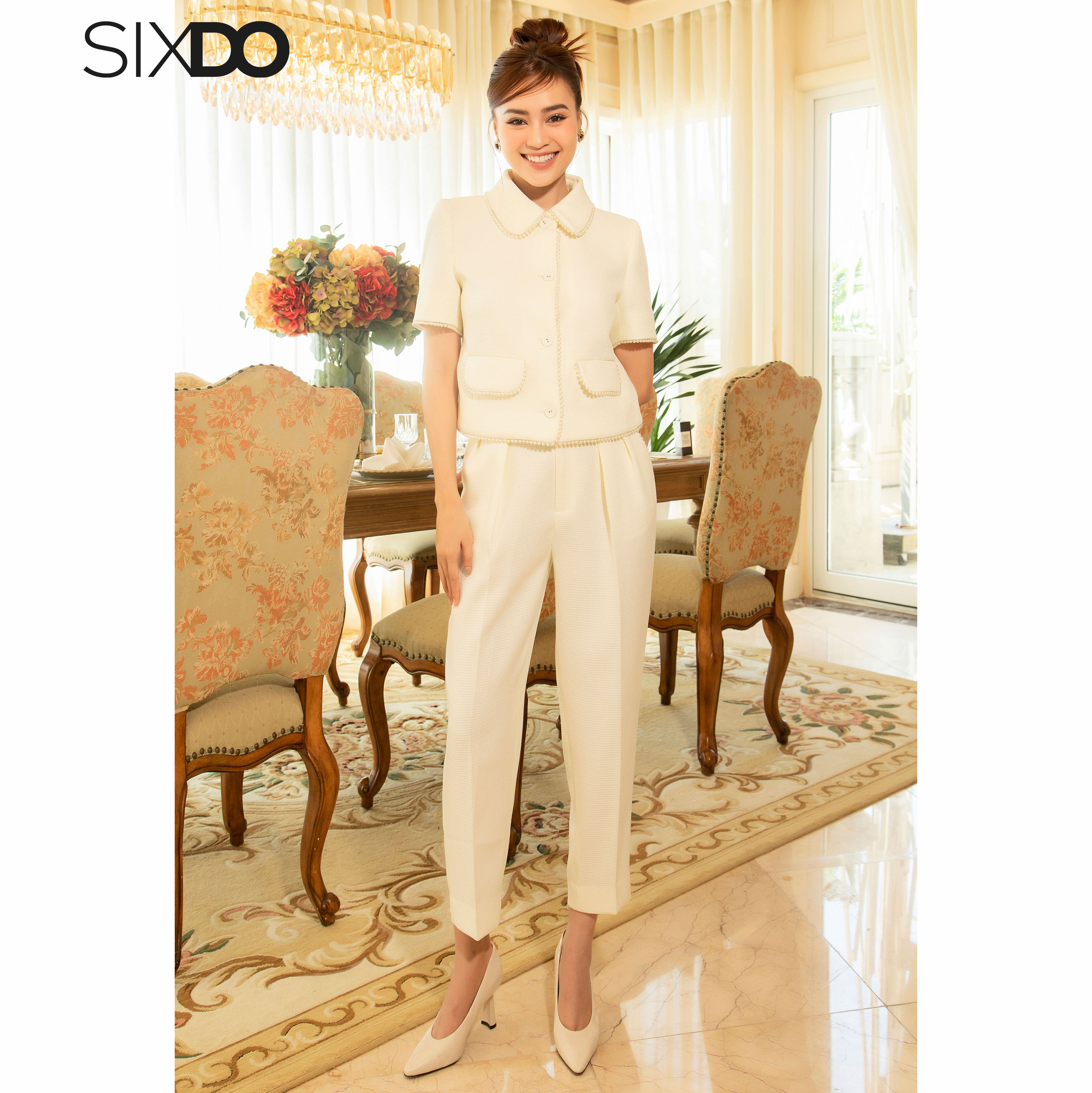 Áo Vest nữ kem viền ngọc SIXDO (Cream Short Sleeves Woven Vest)