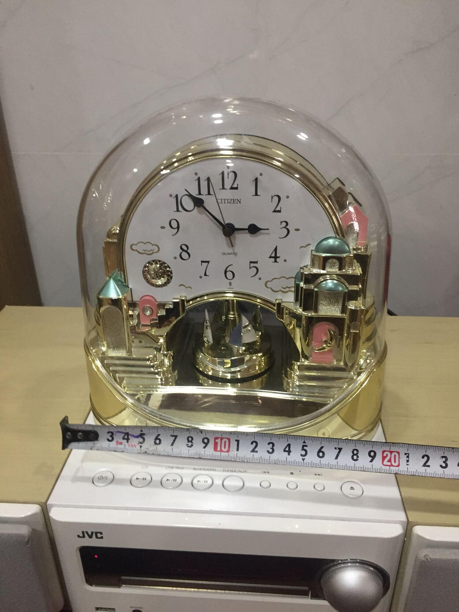 Đồng hồ để bàn lắc xoay Citizen