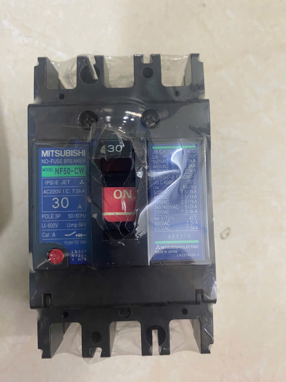 CB NHẬT 3 PHA 30A MCCB