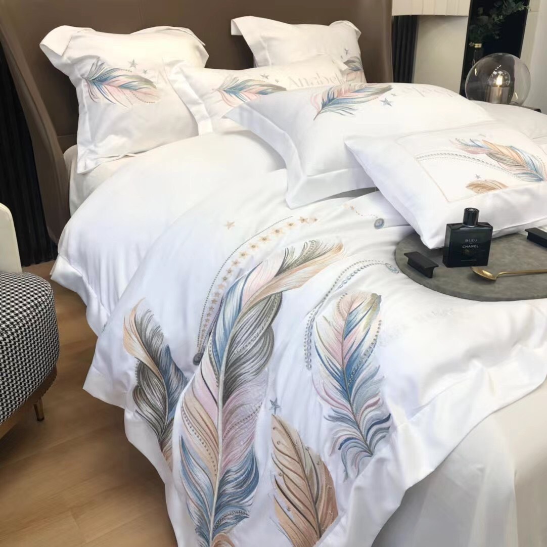 Bộ chăn ga gối Lụa silk thêu lông vũ Alabele