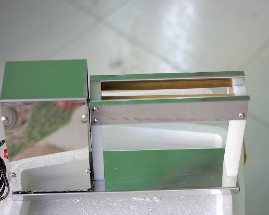 [HCM]Máy bóc vỏ trứng cút - máy lột vỏ trứng cút mini