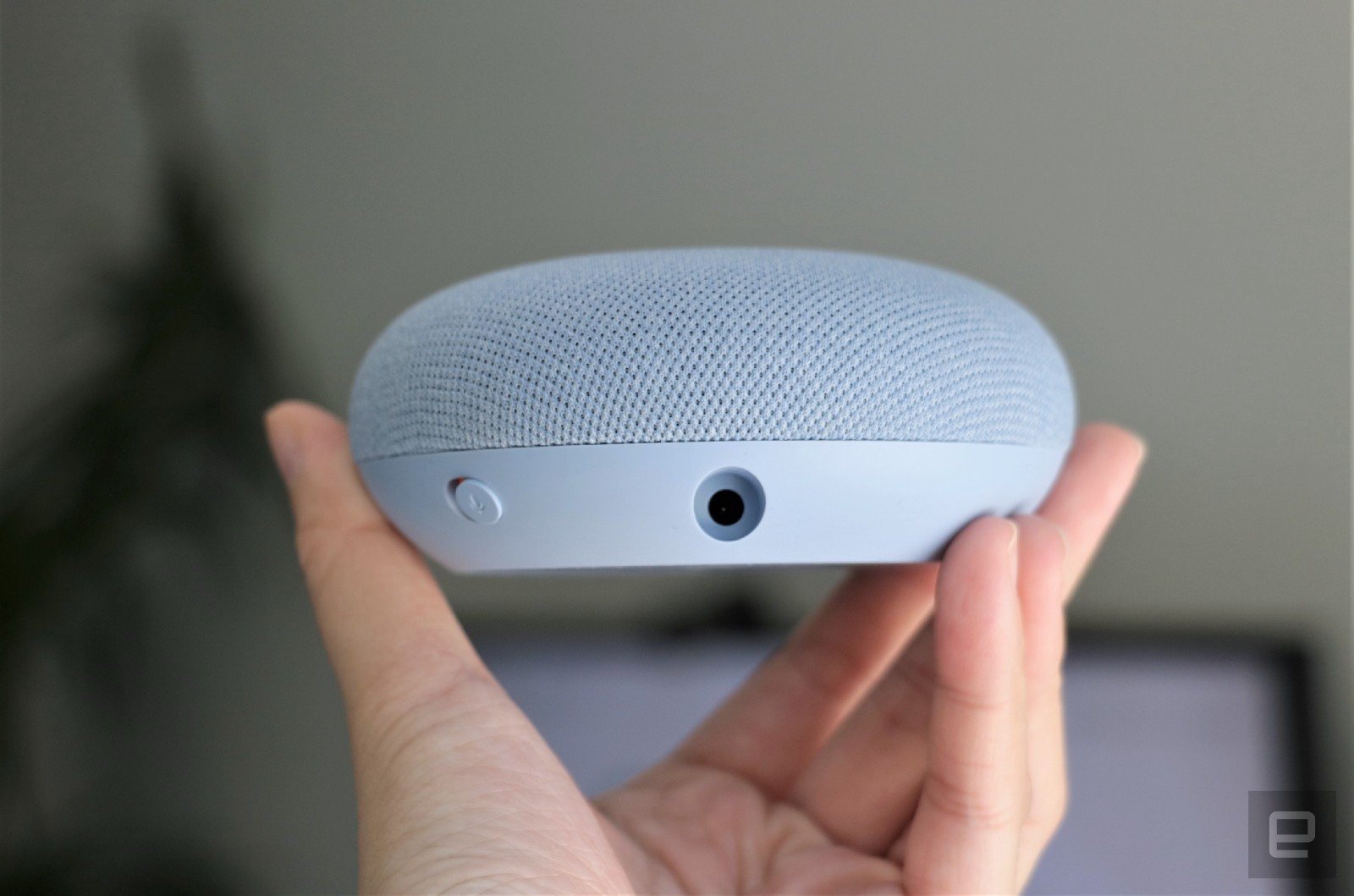 [Hoàn Tiền MAX] Loa thông minh Google Nest Mini (Google Home Mini thế hệ 2) Google Nest Mini smart speaker with Google Assisstant