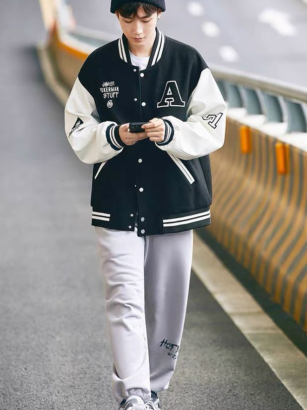 Aó khoác bomber kaki nam nữ , aó khoác cặp đôi logo in chữ a phối hình lá bài màu đen phối tay trắng form big size phong cách hàn utbomber