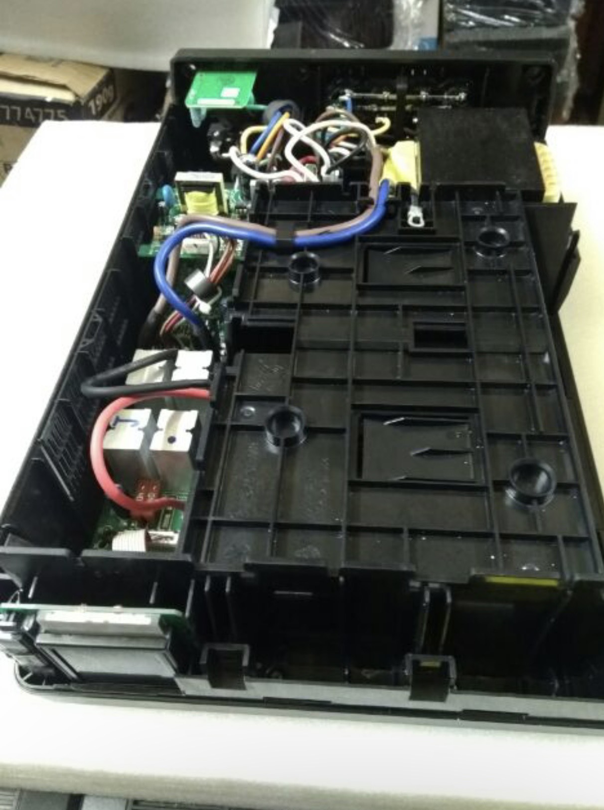Bộ Lưu Điện UPS APC LCD-BR900GI