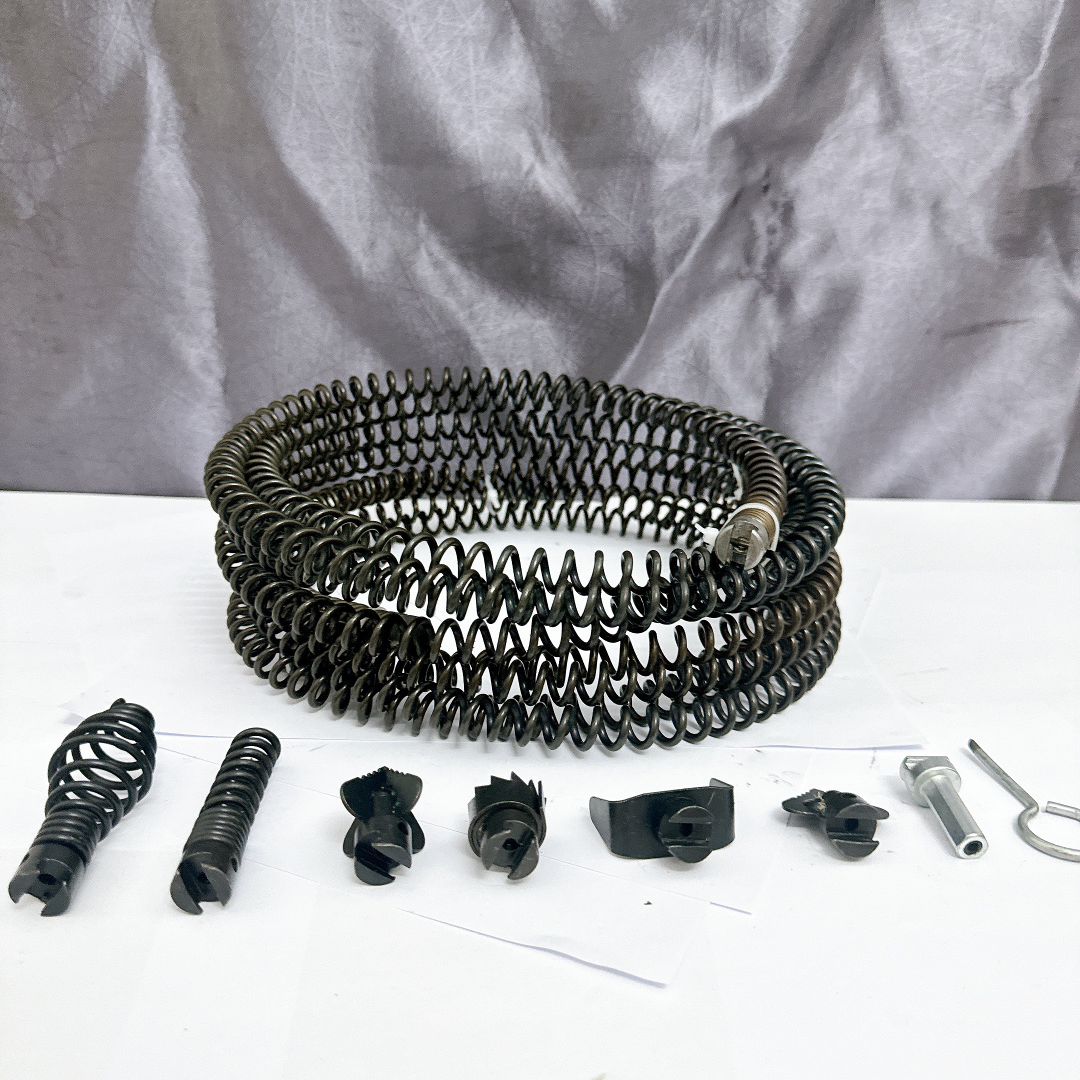 Bộ sản phẩm dây thông cống phi 16 ( bao gồm dây lò xo phi 16 + 6 đầu thông + 1 đầu kết nối )