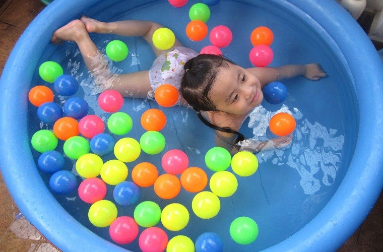 Bóng nhựa 5cm cho bé vui chơi