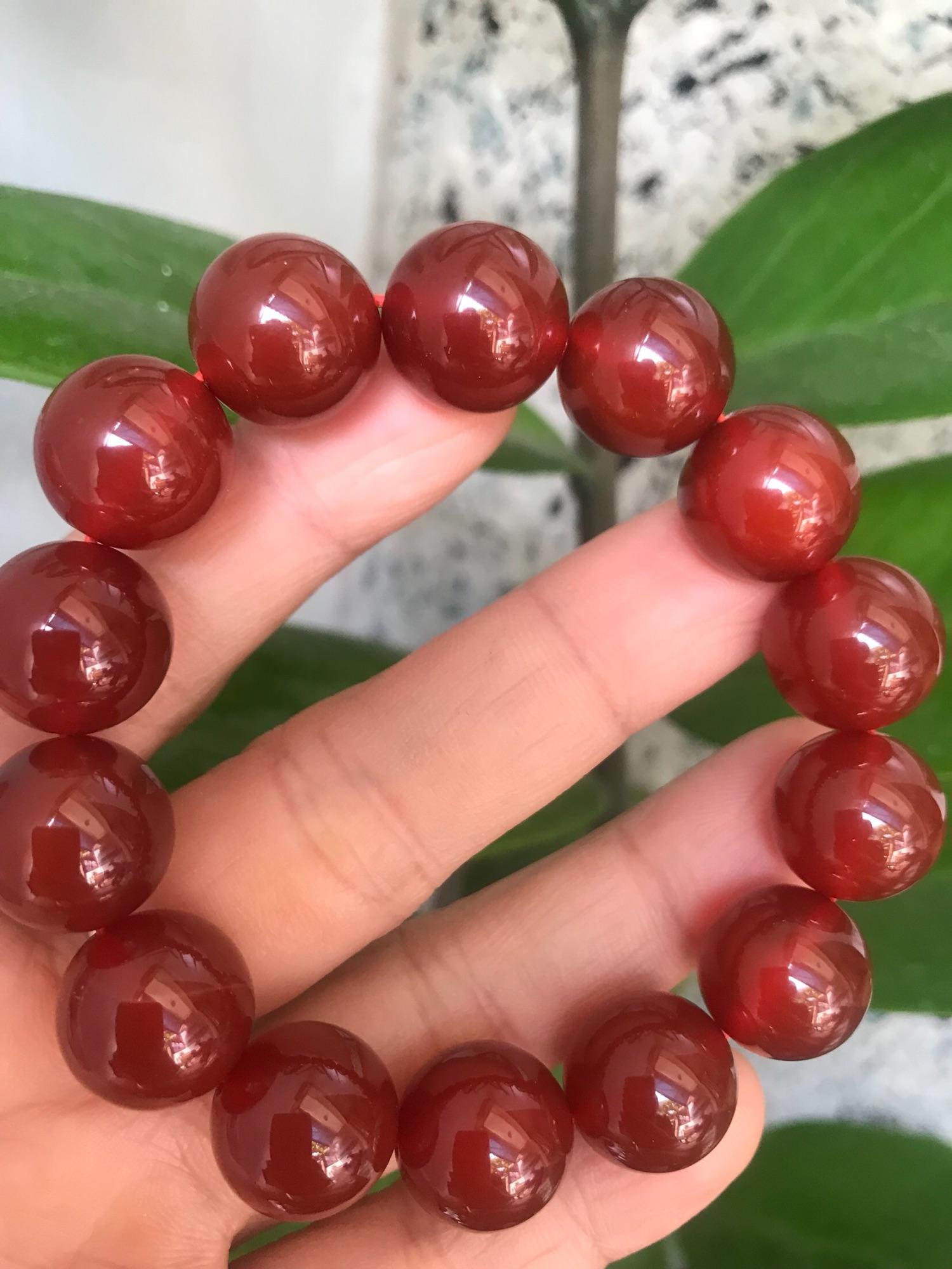 Vòng mã não đỏ đẹp 14mm nam mạng hoả mạng thổ có ít chiếc ạ 320k