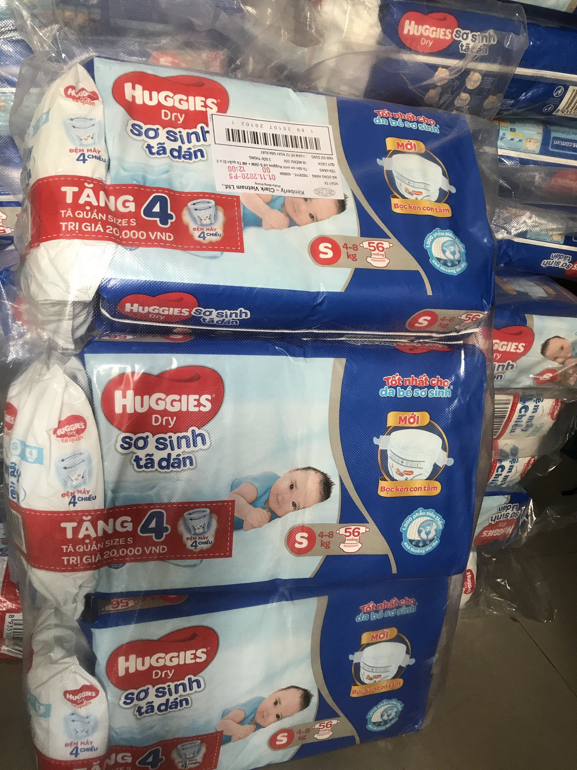 Tã dán sơ sinh Huggies S56 tặng khăn ướt