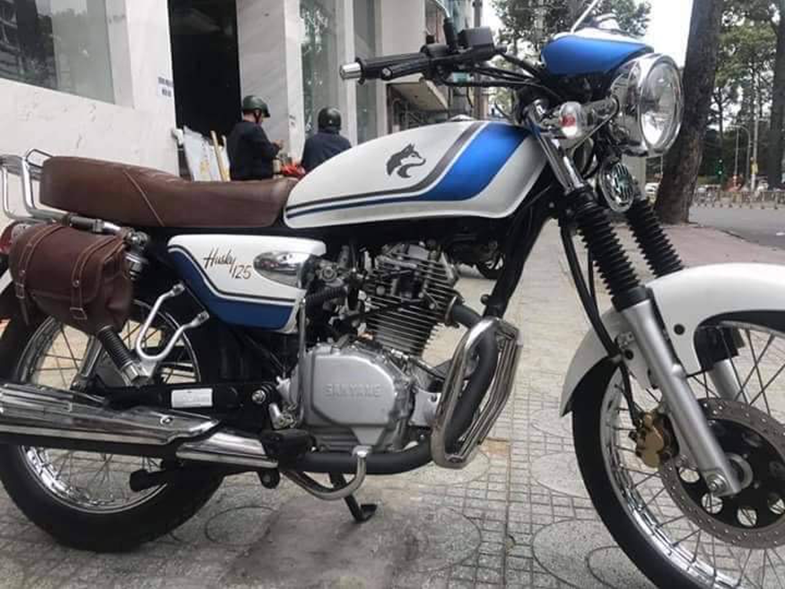 chống đổ moto inox