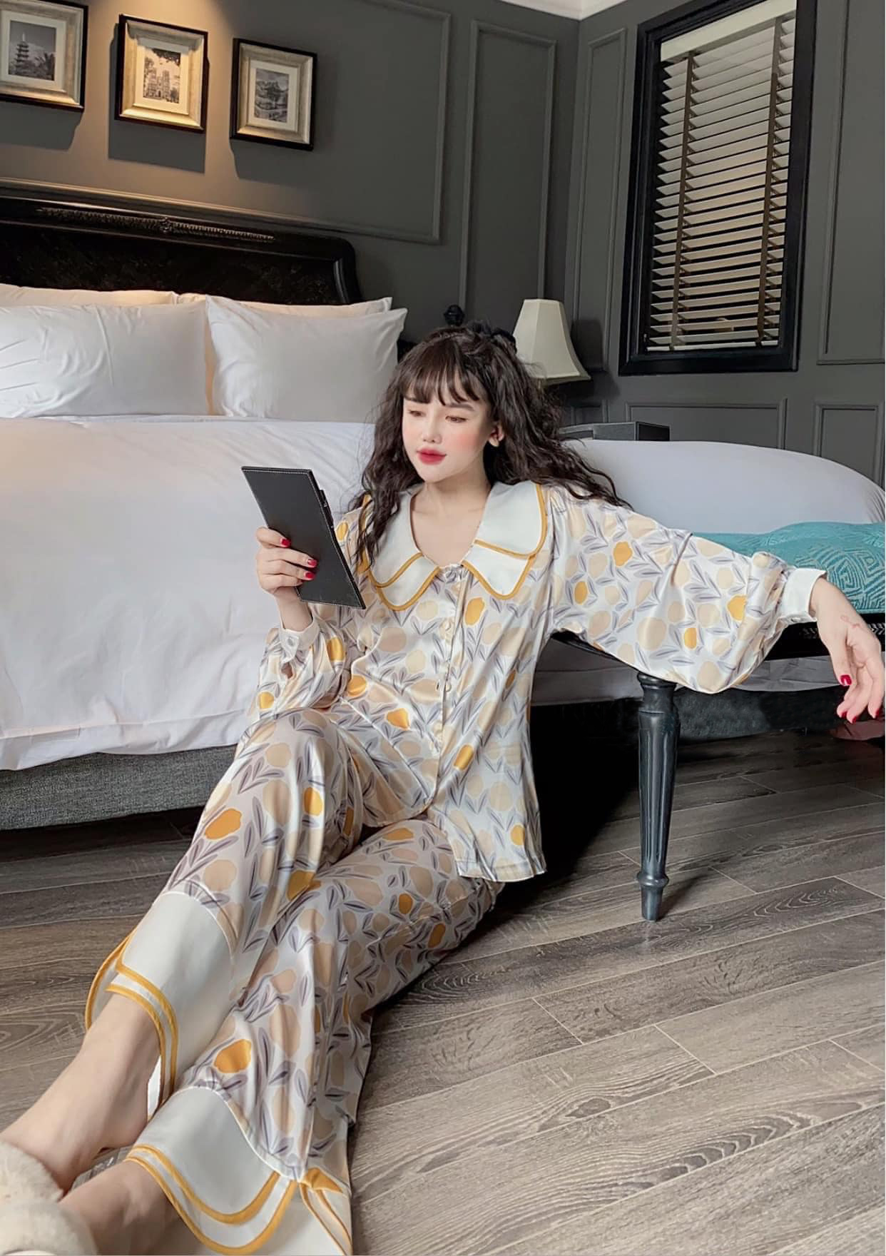 【LỤA】SET Đồ Ngủ Pijama Lụa Cao Cấp Hoa Vàng, Quần dài (Dài Tay), Size S,M,L (40-64kg)