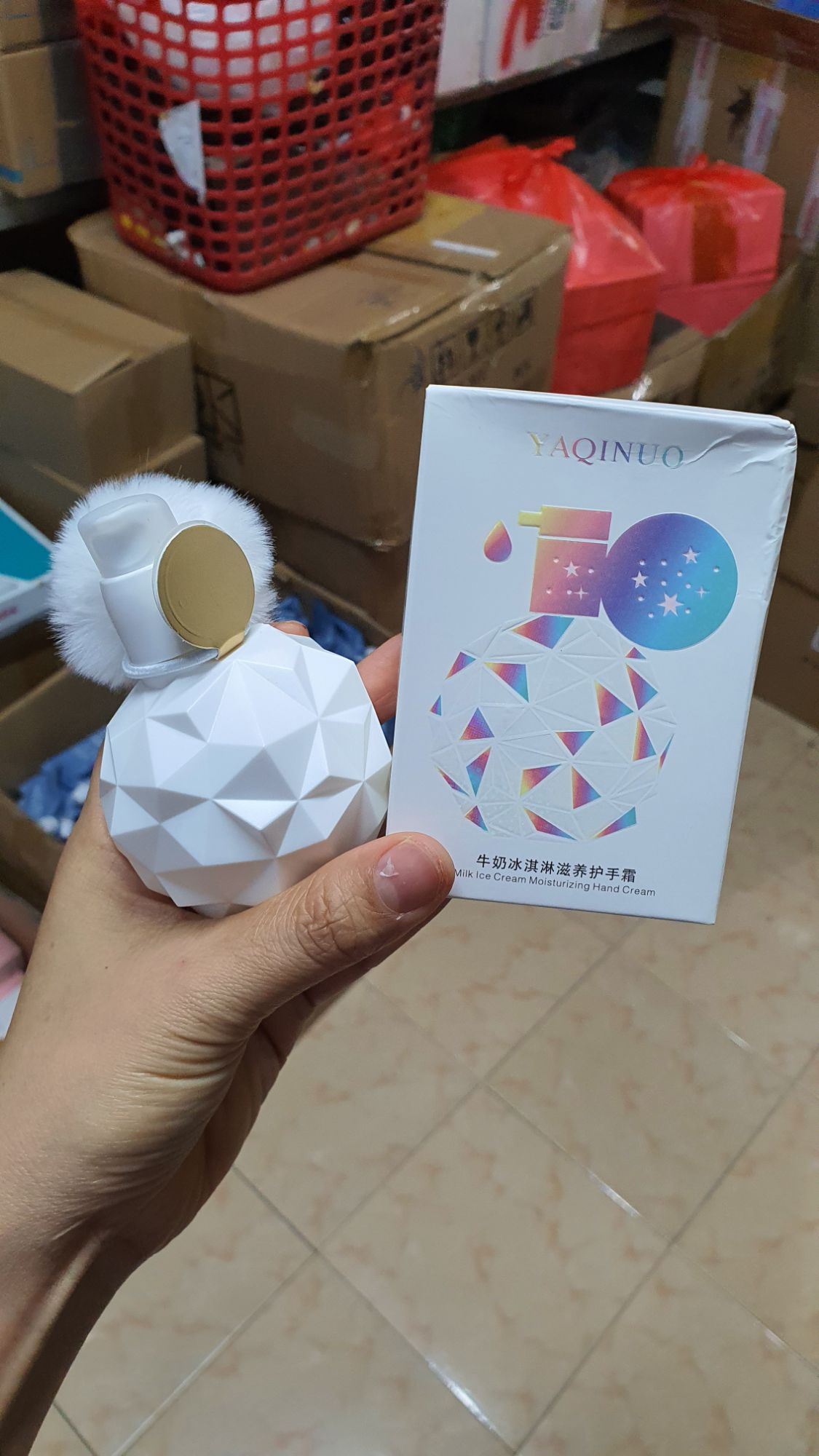 Kem dưỡng da tay nội địa trung