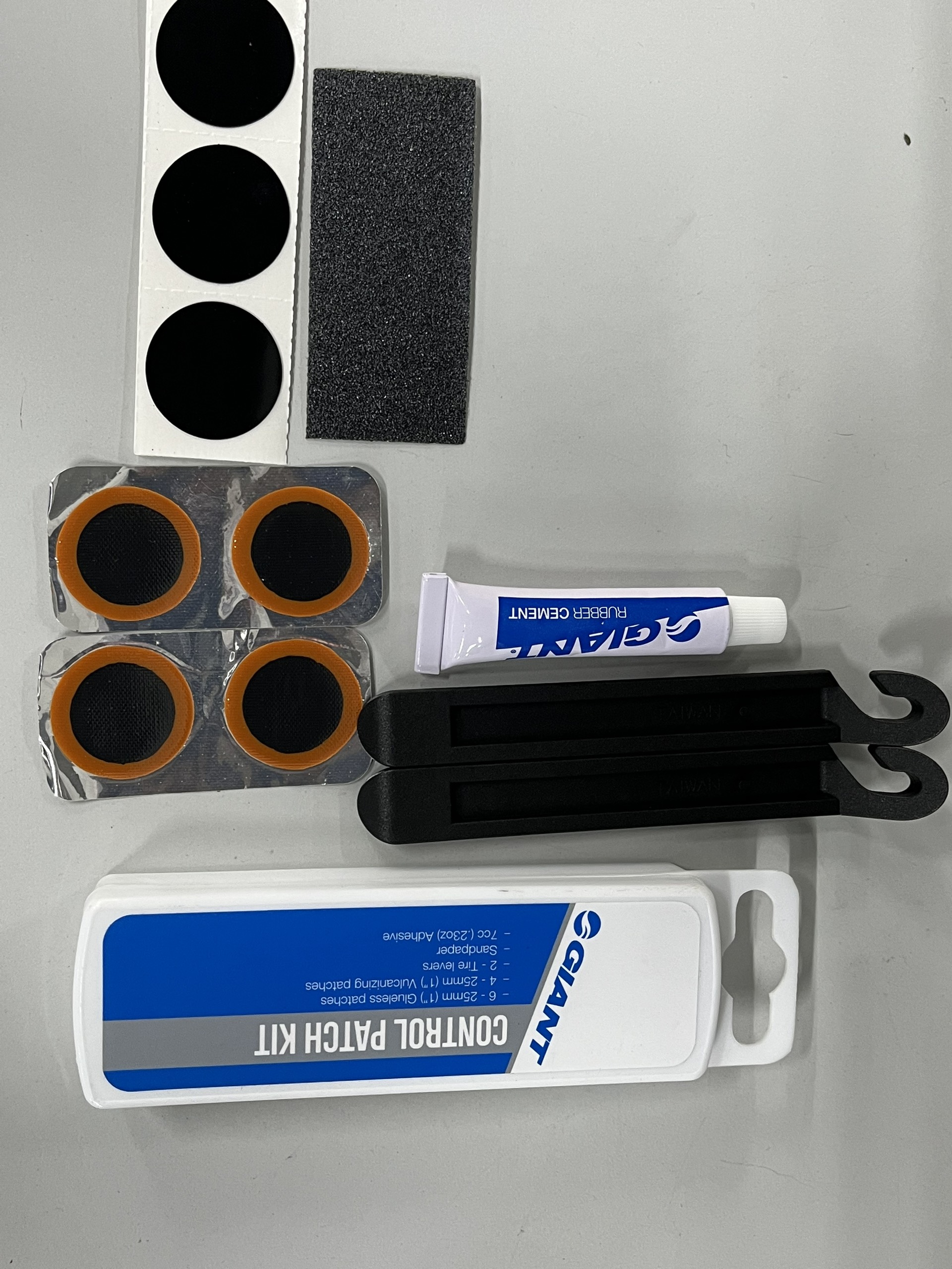 [FREESHIP] Bộ Dụng Cụ Vá Vỏ Xe Đạp GIANT Pump Combo Kit & Patch – Tire Patch Kit