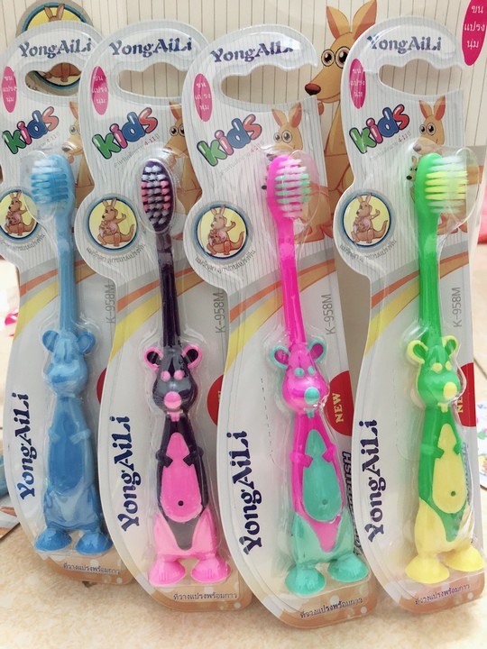 Bàn chải đánh răng trẻ em 30 Chiếc + QUÀ TẶNG