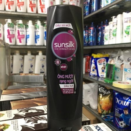 Dầu xả Sunsilk óng mượt rạng ngời 320g
