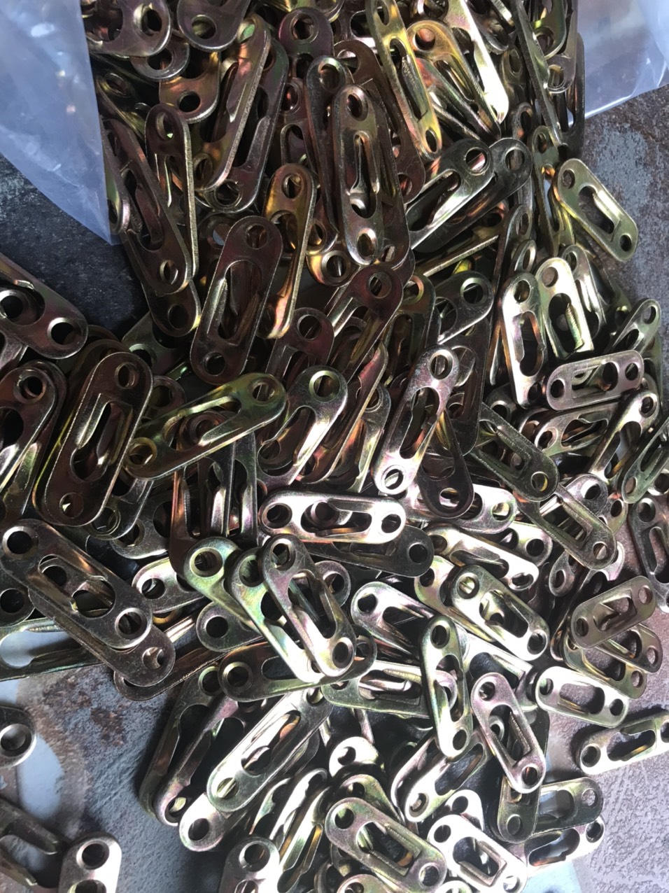 Bass Giọt Lệ Dạng Lồi bảy màu  . Bát Giọt Lệ bảy màu Treo Khung, kệ, gương, tranh ảnh