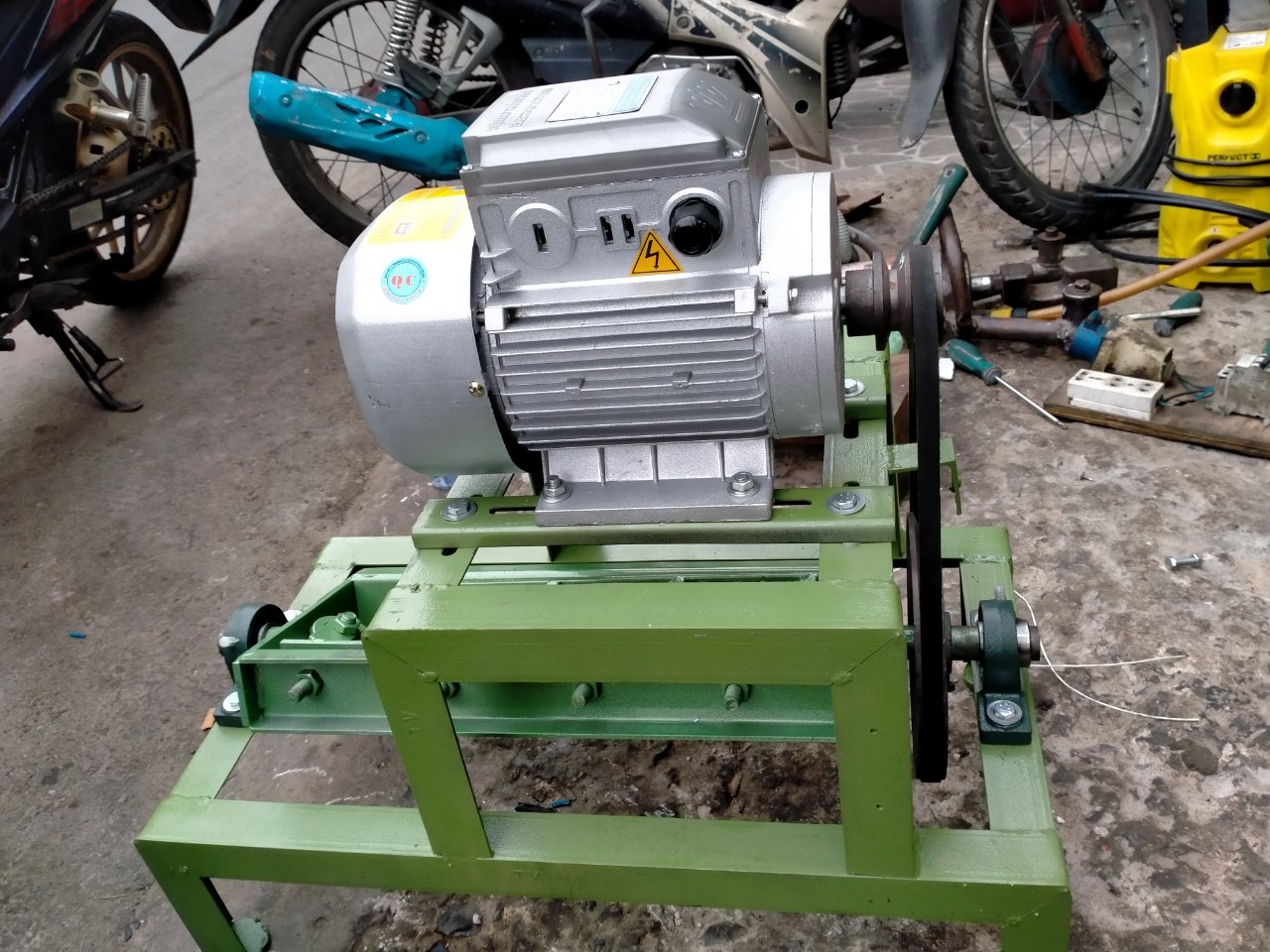 Máy duổi sắt V4 lắp motor 2Hp dây đồng
