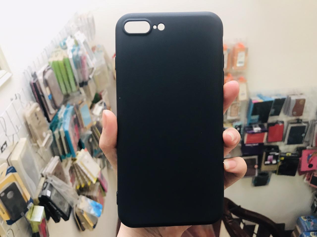 Ốp lưng iphone 7/8 plus dẻo đen silicon