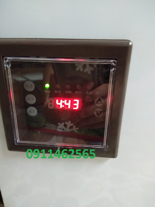 High capacity 68kg/24 hour automatic ice making machine suitable for milk tea coffee shop