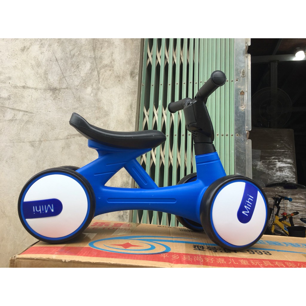 Xe Chòi Chân Thăng Bằng Mini 1006 (Có Nhạc + Đèn)