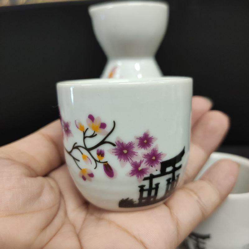 Bộ bình ly uống rượu sake sakura (gồm 1 bình 4 ly)