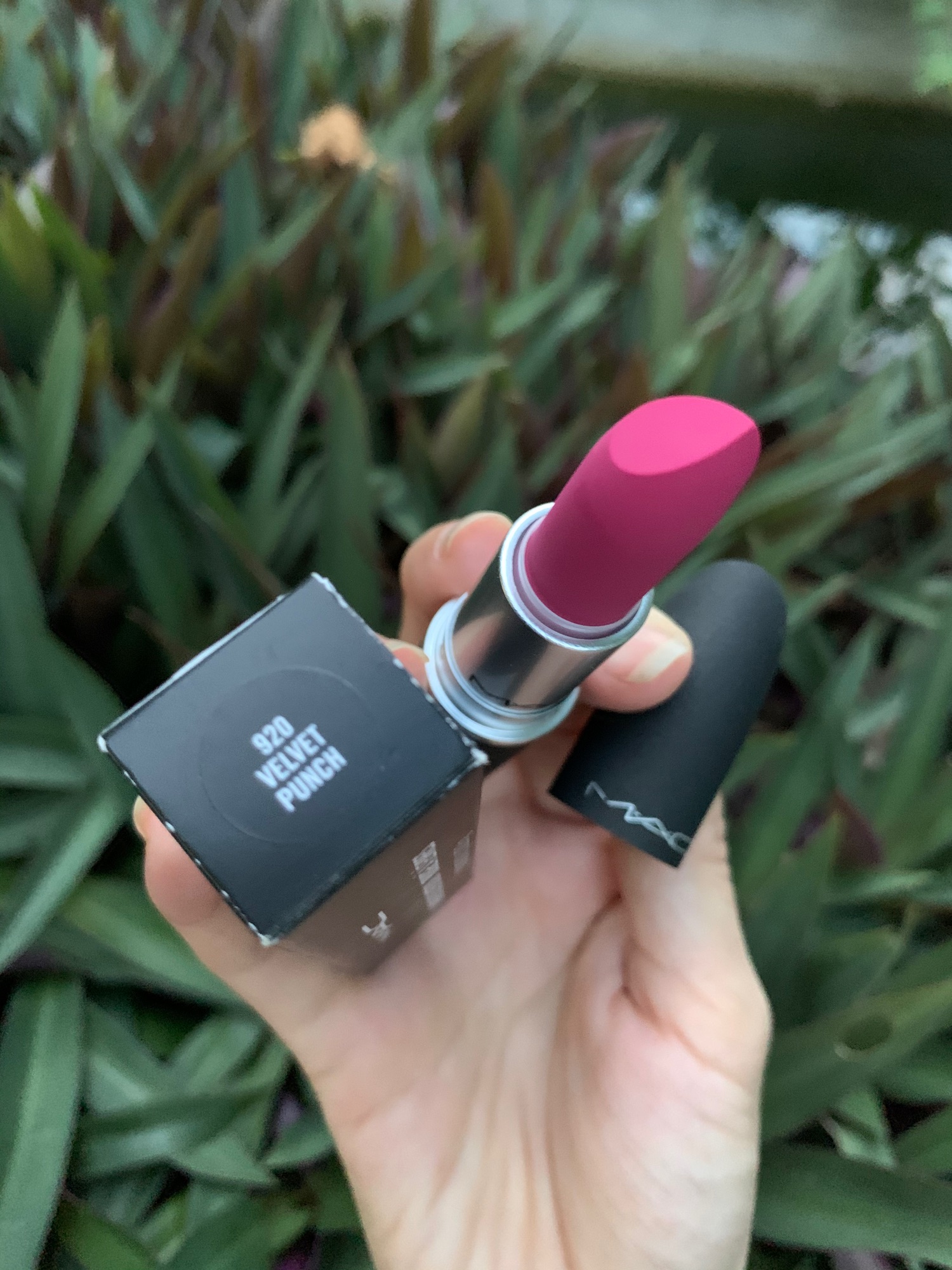 Son MAC màu 920