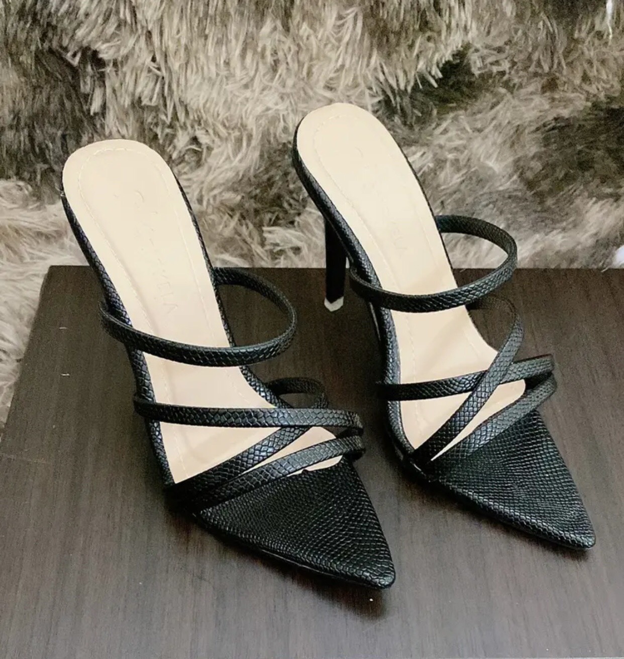 dép quoai chéo mũi nhọn