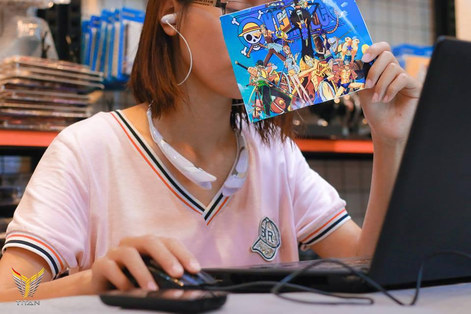 TAI NGHE BLUETOOTH ANIME TRẮNG BẠC