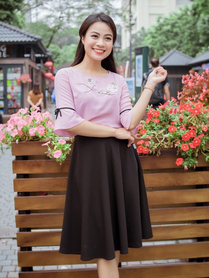 CHÂN VÁY XÒE dáng dài tới gối