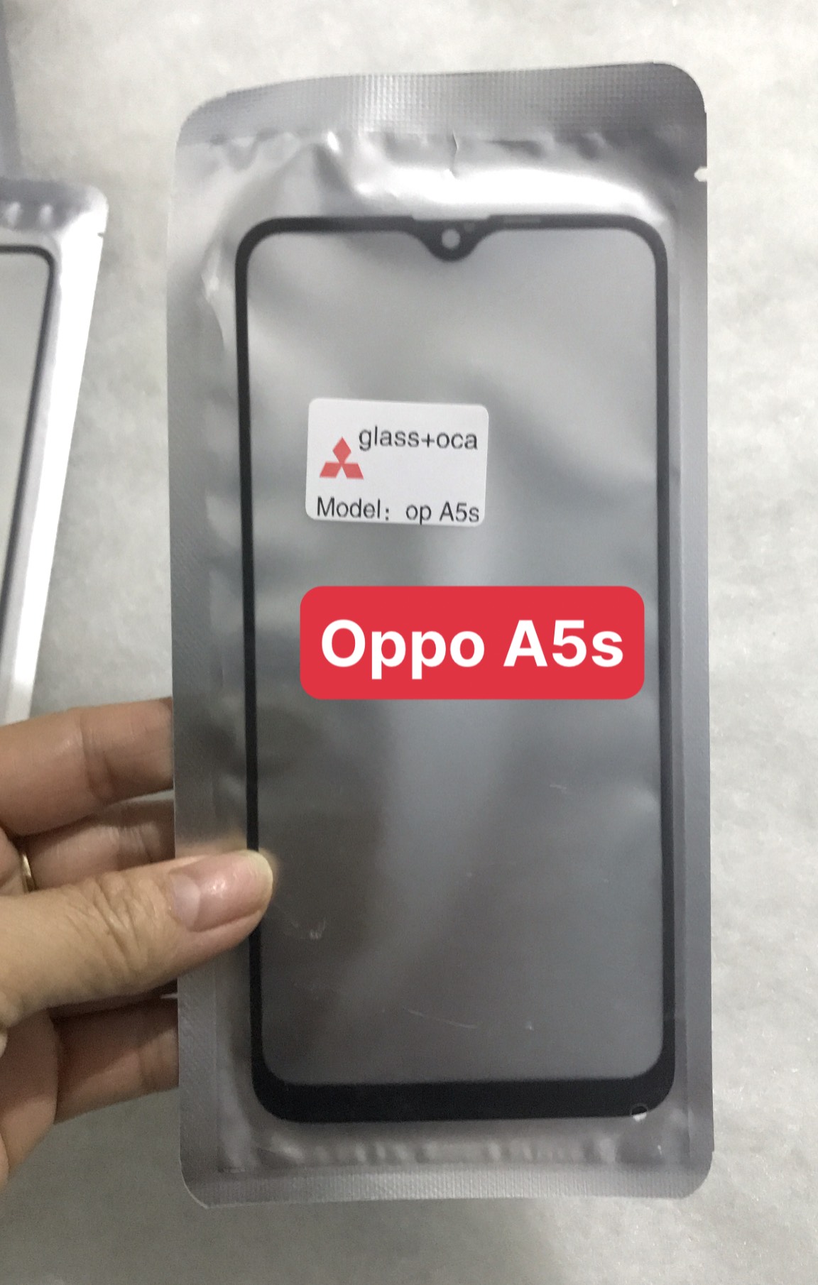 Kính ép Oppo A5s / A7 /A12 / Realme 3 dùng chung (kính ép liền keo)