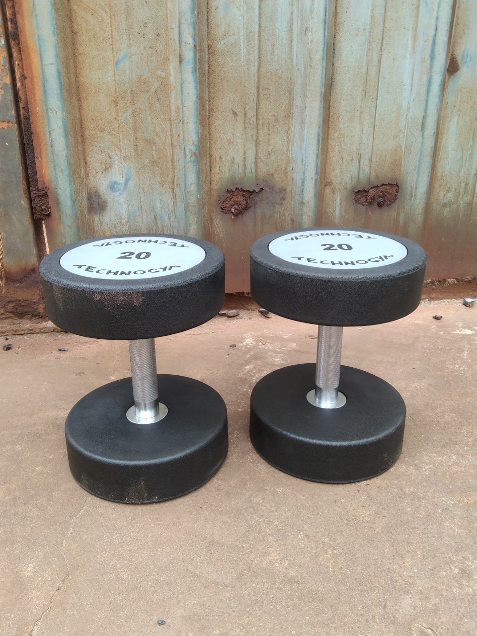 Tạ tay 20kg bọc cao su Technogym