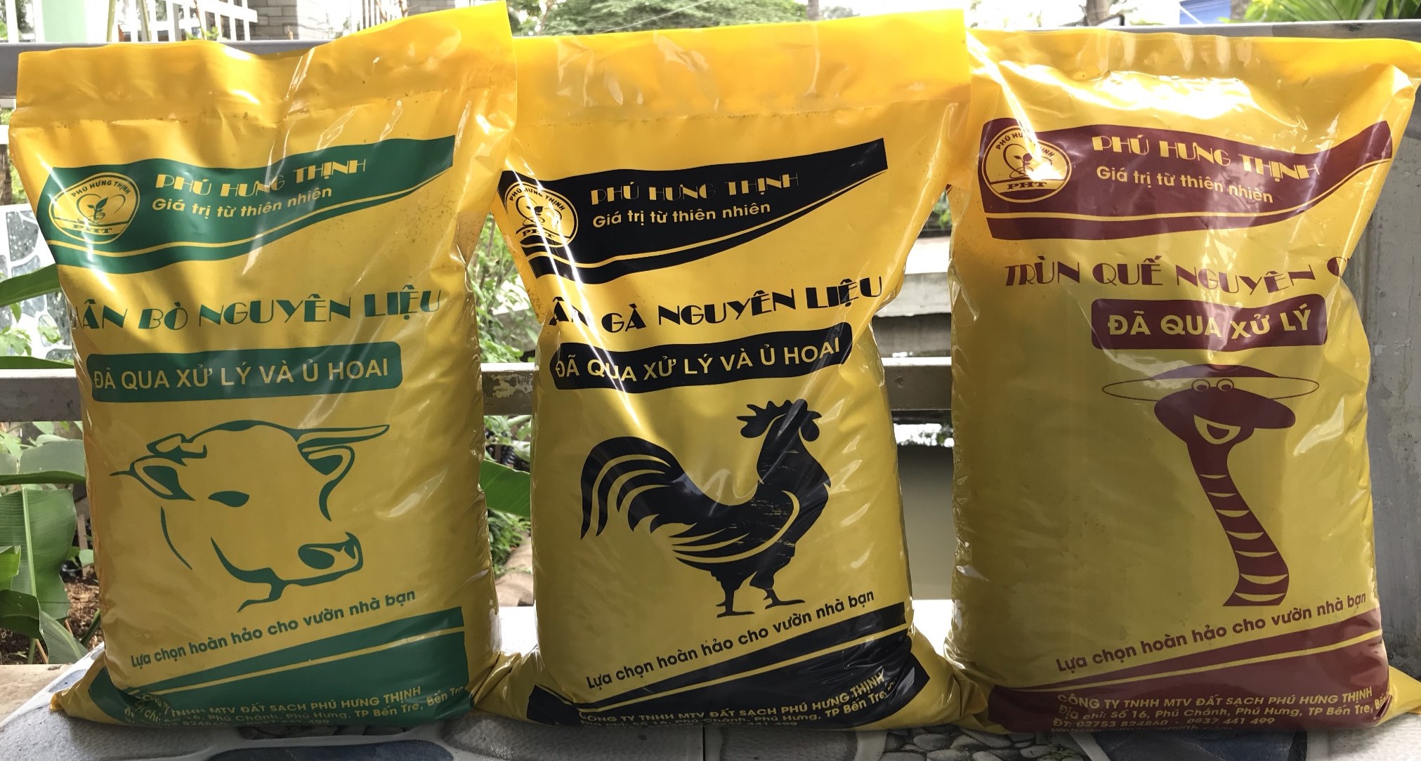Phân gà đã qua xử lý, hoai mục, không mùi (4 kg)