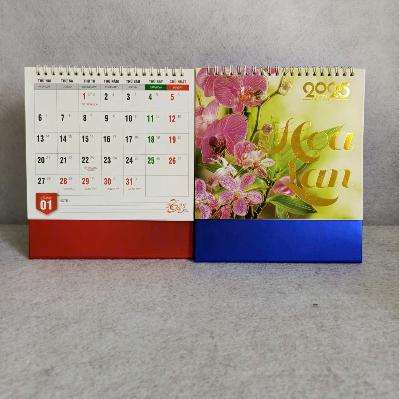 Lịch để bàn khổ 16 x 24cm năm 2025