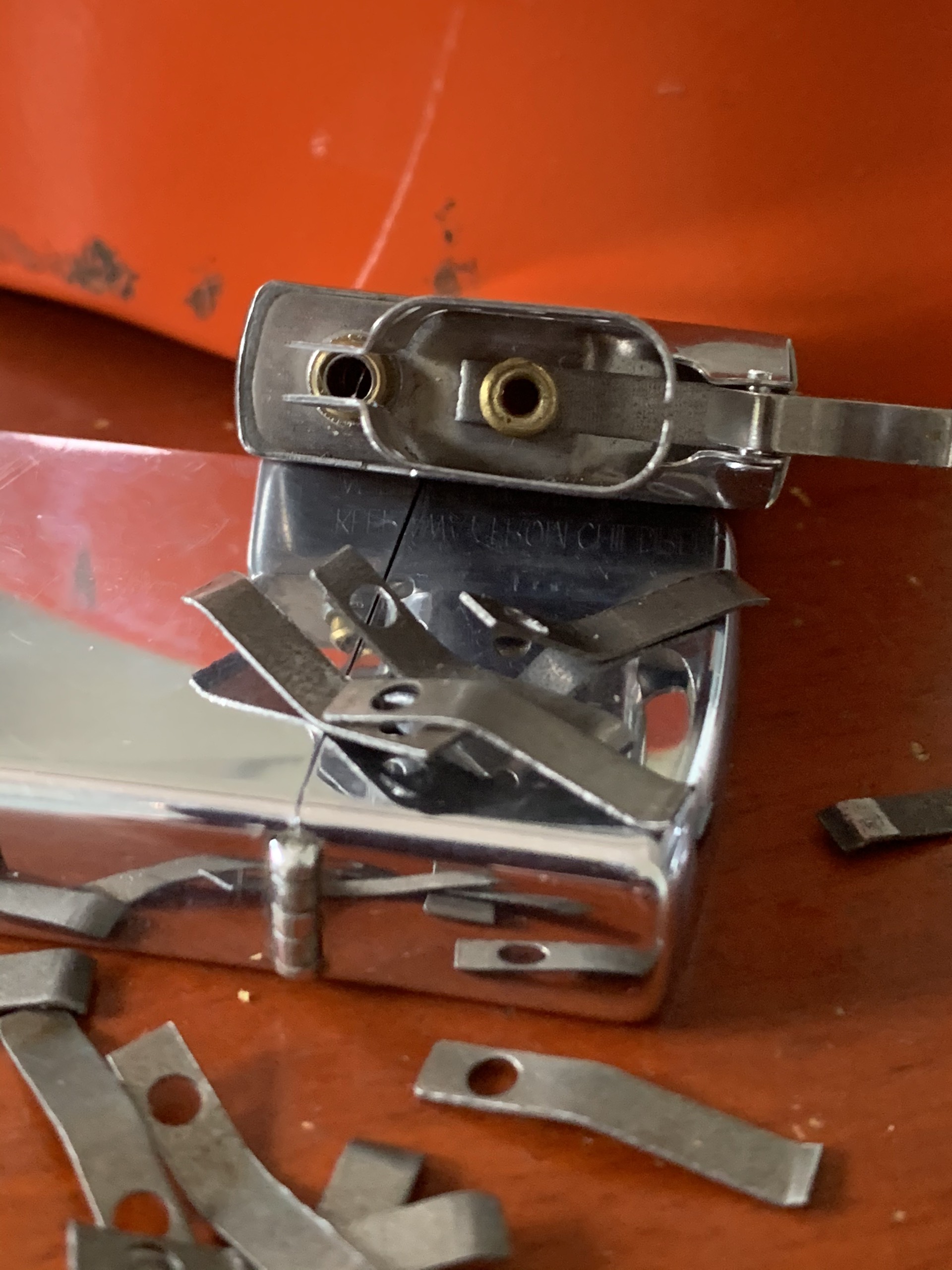 Lưỡi gà zippo lá lúa