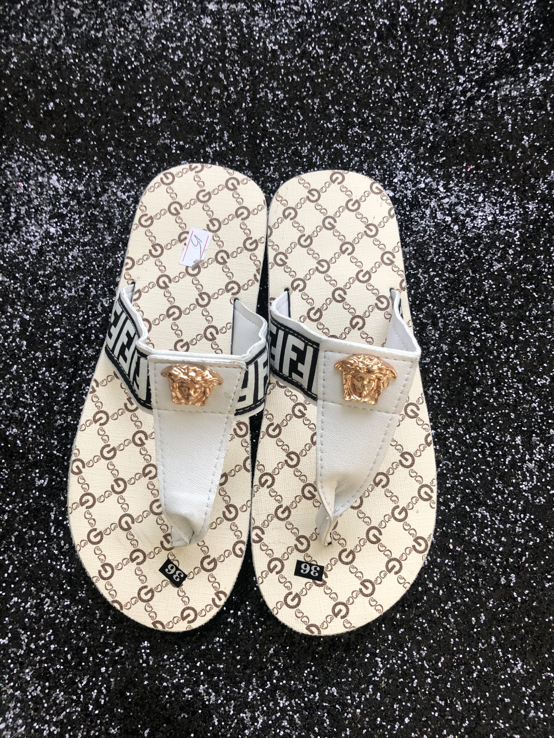 sandal chíp chíp