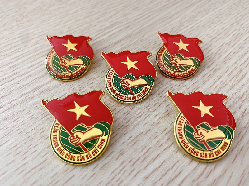 Huy hiệu đoàn chuẩn