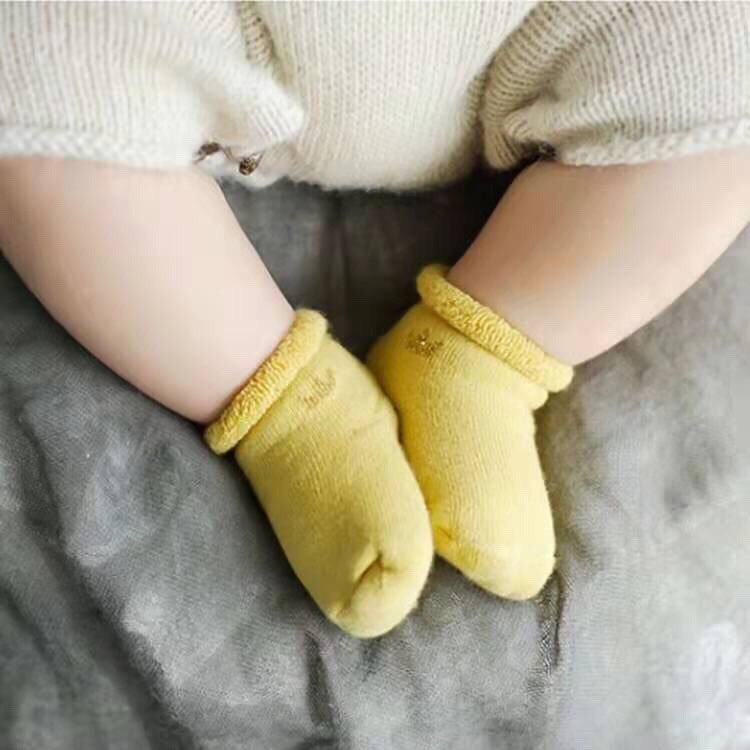 Vớ/Tất len xù dày dặn  dành cho bé sơ sinh đến 2 tuổi